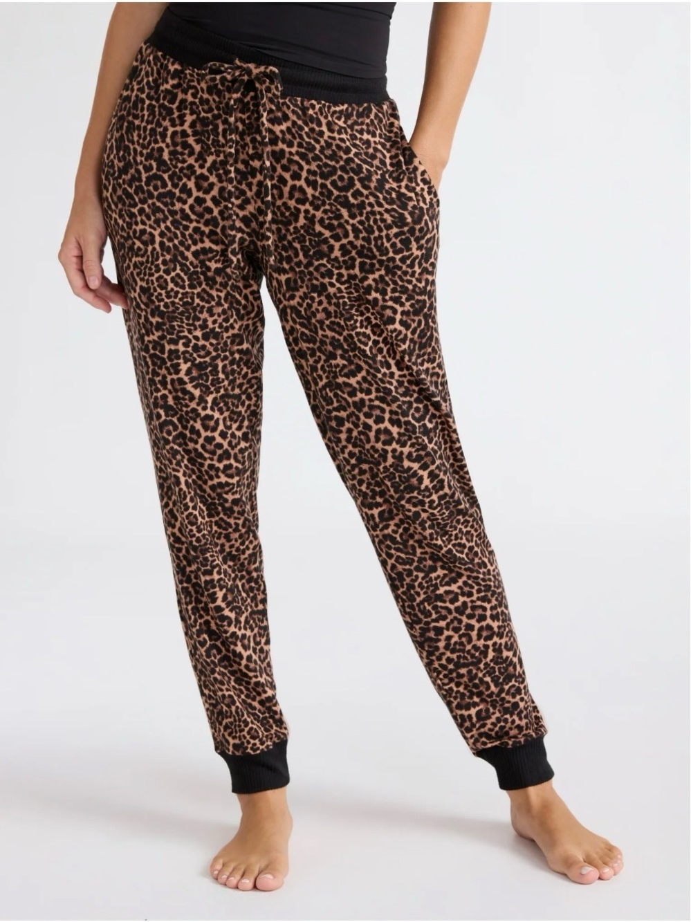 Joyspun plus size Hacci knit leopard Drawstring Joggers with pockets, size 2X